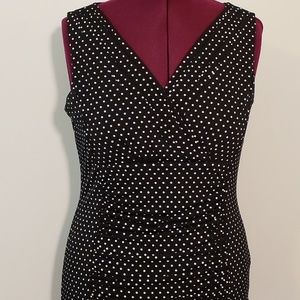 White House Black Market Sleeveless V-Neck Ruched